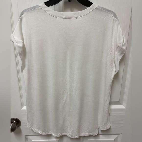 Pleione White Split-Neck Flowing Blouse - Picture 4 of 4